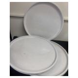 Three 20ï¿½ lazy Susanï¿½s plastic.