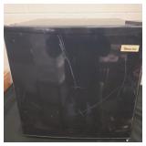 Magic chef small fridge works