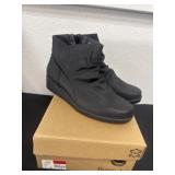 Size 7 bjorndal black boot