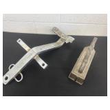 Pull trailer hitch with antique cast iron 'sad
