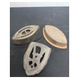 Sad irons cast iron with holder