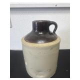10ï¿½ stoneware jug