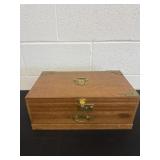 16.5ï¿½x9ï¿½x7ï¿½ wood jewelry box