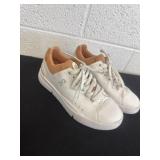 Women's On The Roger Advantage Size 5