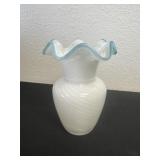 6ï¿½ Vintage 6' Hand Blown White Swirl Glass Vase
