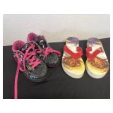 Unknow wise flip flops South Pole shows size 2