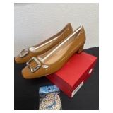 New Size 10 brown flat small heel