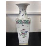 17ï¿½ white ground Chinese porcelain vase