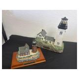 2 light house figurines