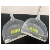 2 plastic dustpans