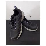 Size 8 w Nautilus tennis shoes