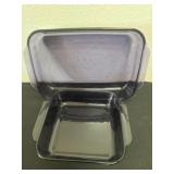 2 Pyrex 10ï¿½ and 15ï¿½ baking pans