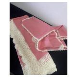 Lace trim table cloth with napkins