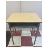 26x24x18 Vintage School desk