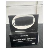 2 new silicone body scrubber