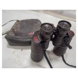 Simmons Binoculars #1107 in case