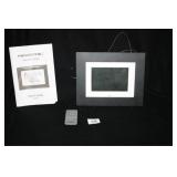 Pandigital Digital Frame with user guide/remote