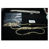 Vintage Pearl Necklace-Needs repair-extra beads