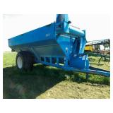 Kinze 840AW, 840 bushel.