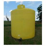 2,500 gallon yellow poly tank, good condition