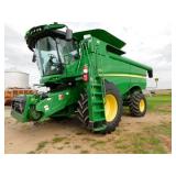 2012 John Deere S670 combine