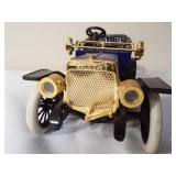 Deere Type  B Metal Car, blue, in plain box