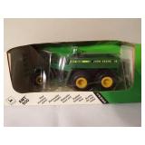 Ertl John Deere AMT 600, in pkg
