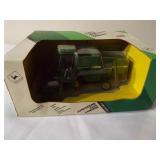 Ertl John Deere 4425 Combine, in box
