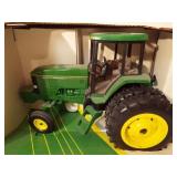 Ertl John Deere 7800 Tractor, in box