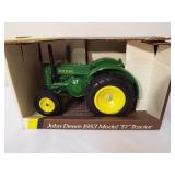 Ertl John Deere "D" Tractor, in box