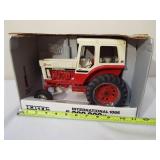 1990 Ertl International 1066 Tractor, in box