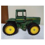 Ertl John Deere Tractor