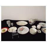 Kitchen / Serving Pieces - Variety - 1 box