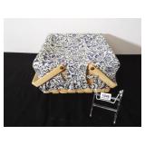 Pie Traveler Basket in box