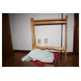 Towels, Wooden Quilt Rack; Wood hanging rod