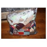 Polyester Quilts in Bag-2 Quilts made of squares