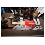 Utensils; Knives; Measuring spoons ets