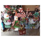 Christmas/Holiday Wreaths, Yard Art (10+)