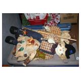 Thanksgiving Décor; Scarecrows