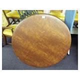 Round Card Table and 4 Chairs