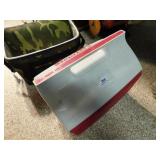 PLAYMATE IGLOO ICE CHEST WIT INSULATED BAG