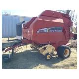 New Holland BR780A round baler
