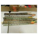 ARROWS - APPROX 32 SOME WITH TIPS AND NOKS