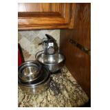 Sunbeam Electric Mixing Bowl + Bowls/attachments