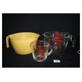 Measuring Cups/Bowl; Plastic Bowl-3 Pyrex M.Cups