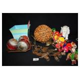 DecorativeItems;Elephant Figurine;Colorful Garland