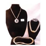 silver tone Choker style necklace(magnetic)