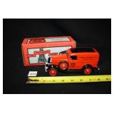 Ertl Phillips 66 1932 Powder Truck; Bank w/Key; NI