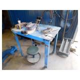 METAL TABLE ON WHEELS 3