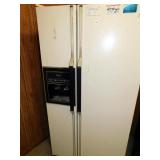 WHIRLPOOL SIDE BY SIDE REFRIG/FREEZER WORKS